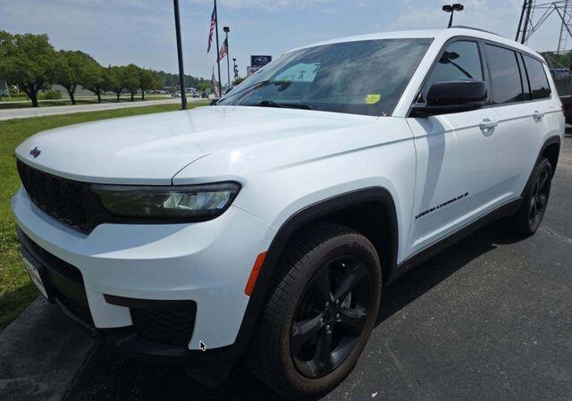 2023 Jeep Grand Cherokee L Altitude 4x4's photo