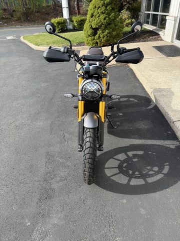 2024 Triumph SCRAMBLER 400 XImage 3