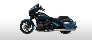 2023 BMW R 18 B in a GRAVITY BLUE METALLIC exterior color. Cross Country Cycle 201-288-0900 crosscountrycycle.net 