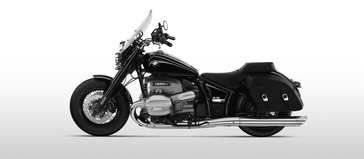 2023 BMW R 18 Classic in a BLACK STORM METALLIC exterior color. Euro Cycles of Tampa Bay 813-926-9937 eurocyclesoftampabay.com 