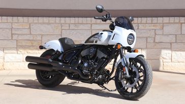 2025 INDIAN MOTORCYCLE SPORT CHIEF GHOST WHITE METALLIC SMOKE