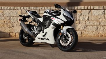 2025 Honda CBR1000RR PEARL WHITE