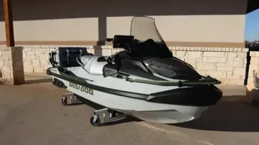 2025 SEADOO FISHPRO APEX 300 WITH SOUND SYSTEM IDF SHARK GREY AND NORI GREEN 