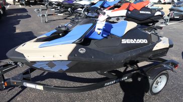 2025 SEADOO SPARK TRIXX FOR 1 WITH SOUND SYSTEM SAND AND DAZZLING BLUE 