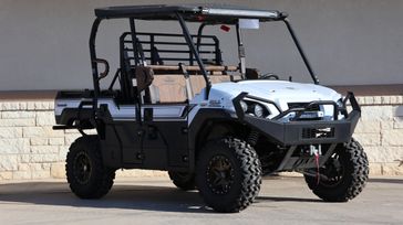 2024 KAWASAKI Mule PROFXT 1000 Platinum Ranch Edition in a WHITE exterior color. Family PowerSports (877) 886-1997 familypowersports.com 