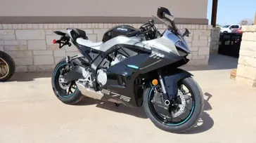 2025 CFMOTO 675SS NEBULA BLACK 