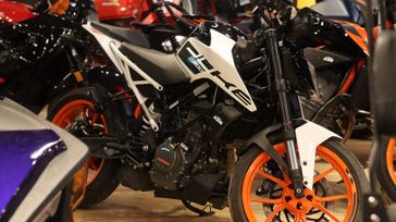 2022 KTM Duke 200