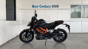 2023 KTM 390 DUKE  in a Black exterior color. New Century Motorcycles 626-943-4648 newcenturymoto.com 
