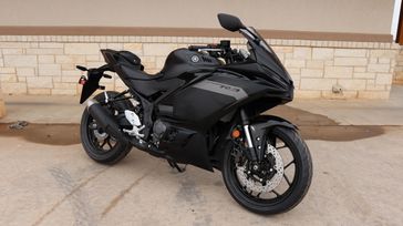 2025 YAMAHA YZFR3 ABS MATTE STEALTH BLACK