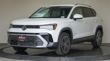 New 2025 Volkswagen Taos 1.5T SE