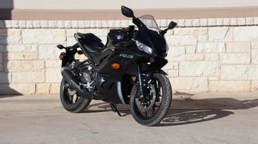 2023 YAMAHA YZFR3