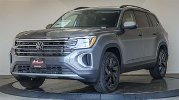 New 2025 Volkswagen Atlas 2.0T SE w/Technology