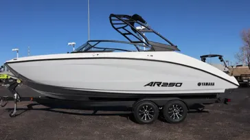 2025 Yamaha AR250 MIST GRAY PAINTED TRAILER 