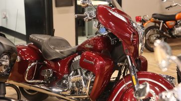 2017 INDIAN MOTORCYCLE ROADMASTER BURGUNDY METALLIC 49ST Base