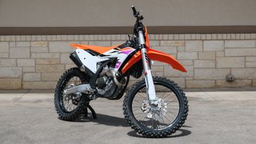 2024 KTM 250 SX-F in a ORANGE exterior color. Family PowerSports (877) 886-1997 familypowersports.com 