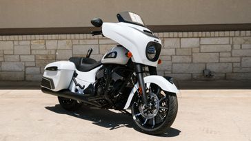 2024 INDIAN MOTORCYCLE CHIEFTAIN DARK HORSE GHOST WHITE METALLIC SMOKE WITH GRAPHICS
