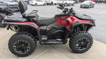 2025 CAN-AM OUTLANDER MAX XT 1000 FIERY RED  in a FIERY RED exterior color. Family PowerSports (877) 886-1997 familypowersports.com 