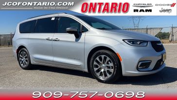 2023 Chrysler Pacifica Plug-in Hybrid Pinnacle in a Silver Mist Clear Coat exterior color and Caramel/Blackinterior. Jeep Chrysler Dodge RAM FIAT of Ontario 909-757-0698 jcofontario.com 