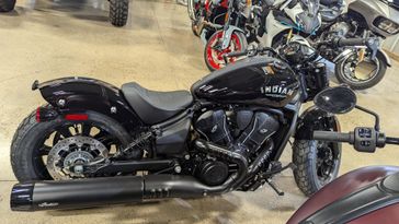 2025 INDIAN MOTORCYCLE INDIAN SCOUT BOBBER BLACK METALLIC in a BLACK METALLIC exterior color. Family PowerSports (877) 886-1997 familypowersports.com 