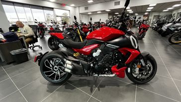 2024 Ducati Diavel in a RED exterior color. BMW Motorcycles of Jacksonville (904) 375-2921 bmwmcjax.com 