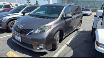 Used 2014 Toyota Sienna SE