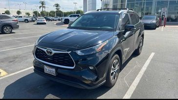Used 2024 Toyota Highlander XLE