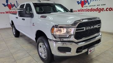 2024 RAM 2500 Tradesman Crew Cab 4x4 6'4' Box