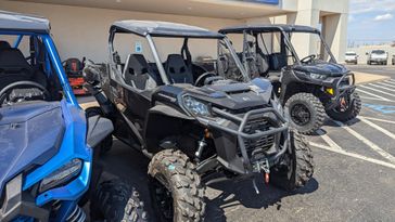 2025 CAN-AM COMMANDER XT 64 1000R TRIPLE BLACK 