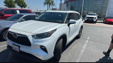 Used 2022 Toyota Highlander XLE