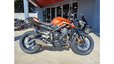 2025 Triumph Street Triple 765 R 