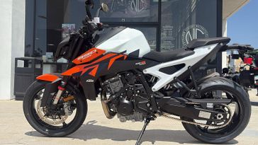 New 2027 KTM 990DUKE 