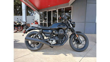 2024 Moto Guzzi V7 Stone