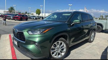 Used 2024 Toyota Highlander Hybrid Limited
