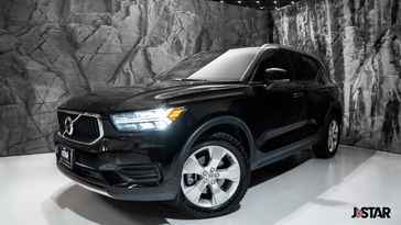 2020 Volvo XC40 Momentum