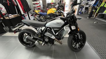 2024 Ducati Scrambler Full throttle