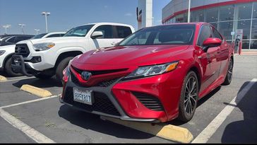 2020 Toyota Camry Hybrid SE