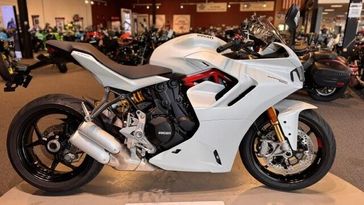 2022 Ducati Supersport S