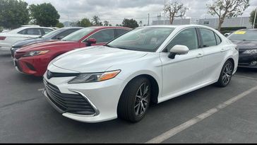 2022 Toyota Camry Hybrid XLE