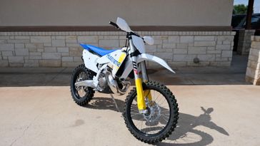NEW 2027 HUSQVARNA TX 300 HERITAGE BT 