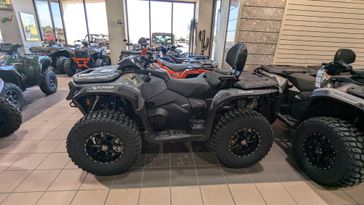 2025 CAN-AM OUTLANDER MAX DPS 1000 GRANITE GRAY  in a GRANITE GRAY exterior color. Family PowerSports (877) 886-1997 familypowersports.com 