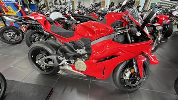 New 2025 Ducati PANIGALE V4 