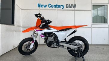 2024 KTM 450 SMR  in a ORANGE exterior color. New Century Motorcycles 626-943-4648 newcenturymoto.com 