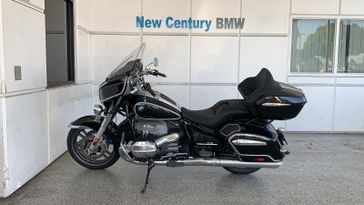 2022 BMW R1800TC  in a Black exterior color. New Century Motorcycles 626-943-4648 newcenturymoto.com 