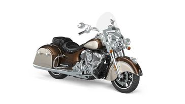 2023 Indian Motorcycle Springfield  in a SILVER QUARTZ/ BRONZE PEARL exterior color. Wagner Motorsports (508) 581-5950 wagnermotorsport.com 