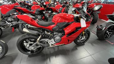 2025 Ducati Panigale V2
