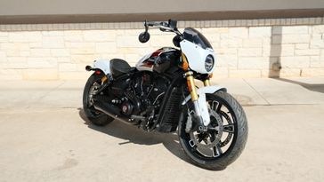 USED 2025 INDIAN MOTORCYCLE 101 SCOUT WHITE MTLC WGRFX TEC 49ST BASE 