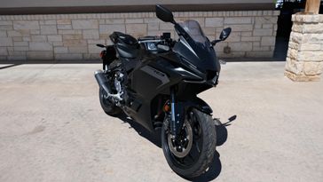 USED 2025 YAMAHA YZFR3 ABS 
