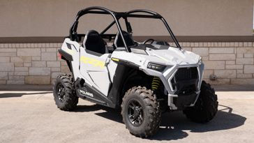2023 POLARIS RZR TRAIL PREMIUM  GHOST GRAY in a GRAY exterior color. Family PowerSports (877) 886-1997 familypowersports.com 