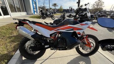 2023 KTM Adventure 890R 