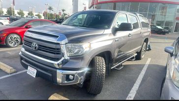 2014 Toyota Tundra SR5 CrewMax 5.7L V8 6-Spd AT